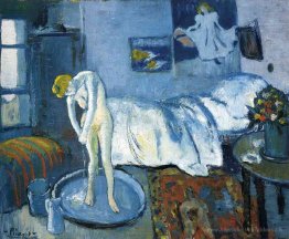 Une pièce bleue (une baignoire)