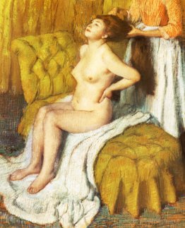 Femme ayant les cheveux peignés