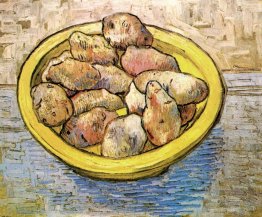 Pommes de terre morte dans un plat jaune