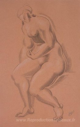 Femme assis nue avec la main gauche sur la jambe droite