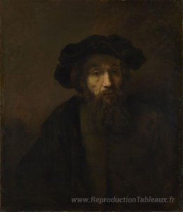Un homme barbu dans une casquette