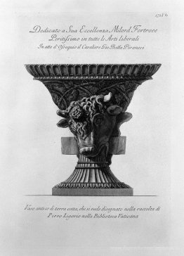 Vase antique d'argile, visible dans la collection conçue par Pir