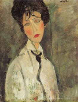 Femme avec une cravate noire