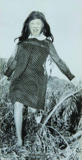 Portrait ridicule (robe à pois)