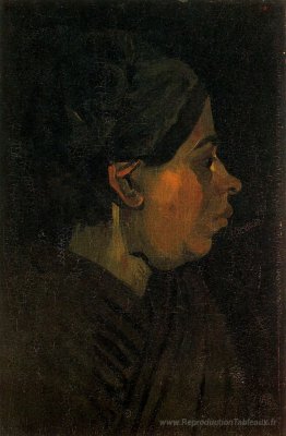 Tête d'une paysanne avec une casquette sombre