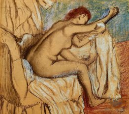 Femme se séchant
