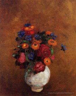 Bouquet de fleurs dans un vase blanc