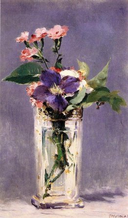 Pinks et Clematis dans un vase en cristal