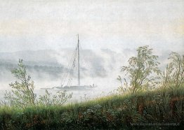 Elbschiff dans le brouillard tôt le matin