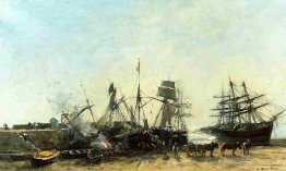 Le port Portrieux à marée basse déchargement des poissons