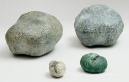 Les rochers, les sièges de la série Multiples