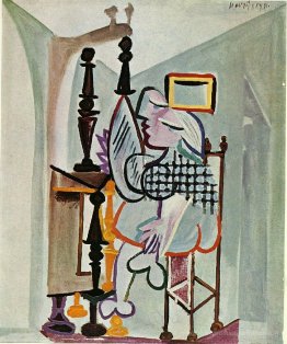Femme par la commode