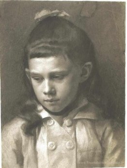 Portrait d'une fille, la tête légèrement tournée à gauche