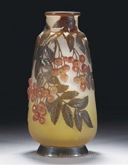 Vase en verre de camée soufflé par le moule