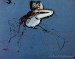 Danseuse assise dans le profil