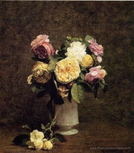 Roses dans un vase en porceline blanche