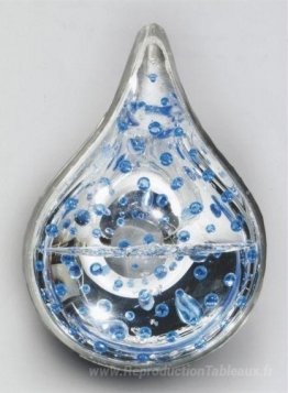 Gota de aguya y aredobas azules