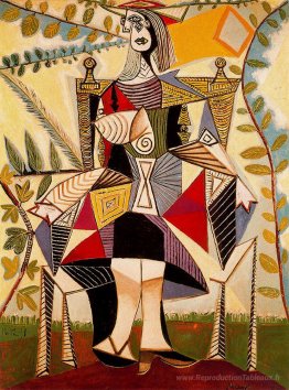 Femme assise dans le jardin