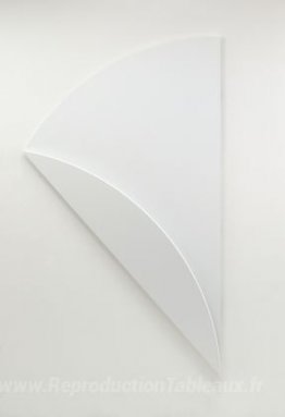 Soulagement blanc sur le blanc