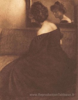 Dame avant un miroir