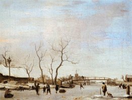 Canal gelé avec des patineurs et des joueurs de hockey