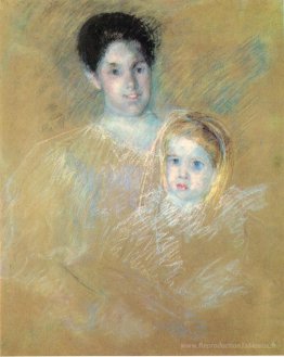 Mère souriante avec un enfant à face sobre