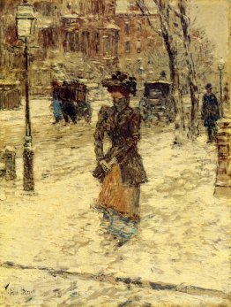 Dame marchant sur la cinquième avenue