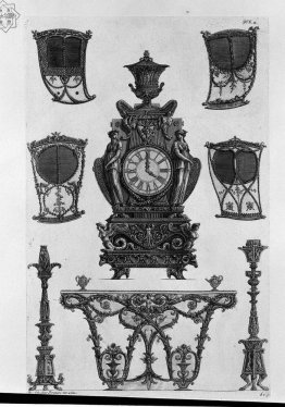Quatre côtés de la berline, une horloge, deux chandeliers, mur d