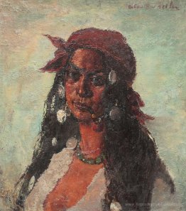 Femme gitane avec collier et pipe