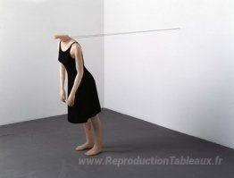 Une forme humaine dans un moule mortel