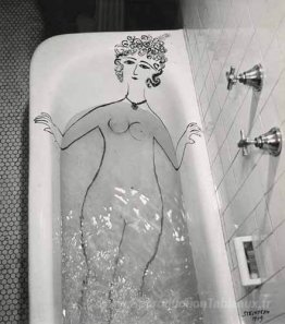 Fille dans la baignoire