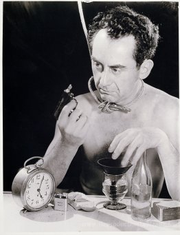 Autoportrait avec pistolet