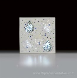 Lumínica con dos gotas (Composición con gotas de agua)