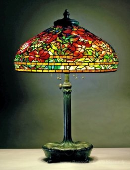 Lampe de bibliothèque. Conception de pivoine