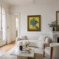 Nature morte avec iris — Appartement parisien