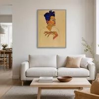 Autoportrait avec les mains sur la poitrine — Maison scandinave