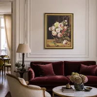Bouquet de roses à la fenêtre — Appartement parisien