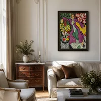 Femme dans un manteau violet — Appartement parisien