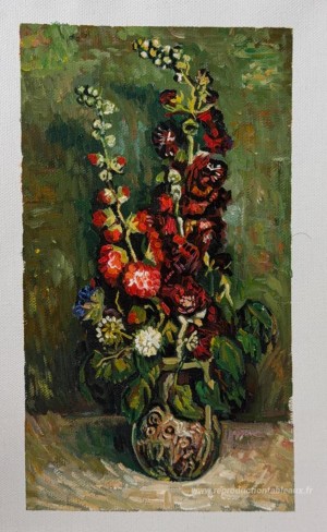 Vase de hollyhocks