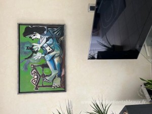 Femelle couchée nue avec chat