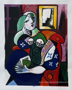 Femme avec livre
